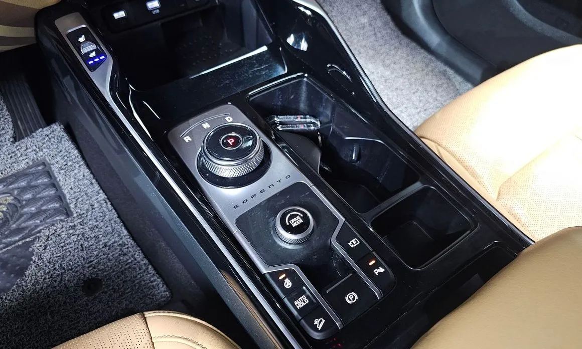 Kia Sorento — фото 6