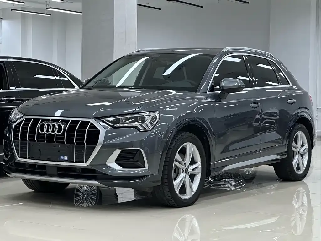 Audi Q3 — фото 1