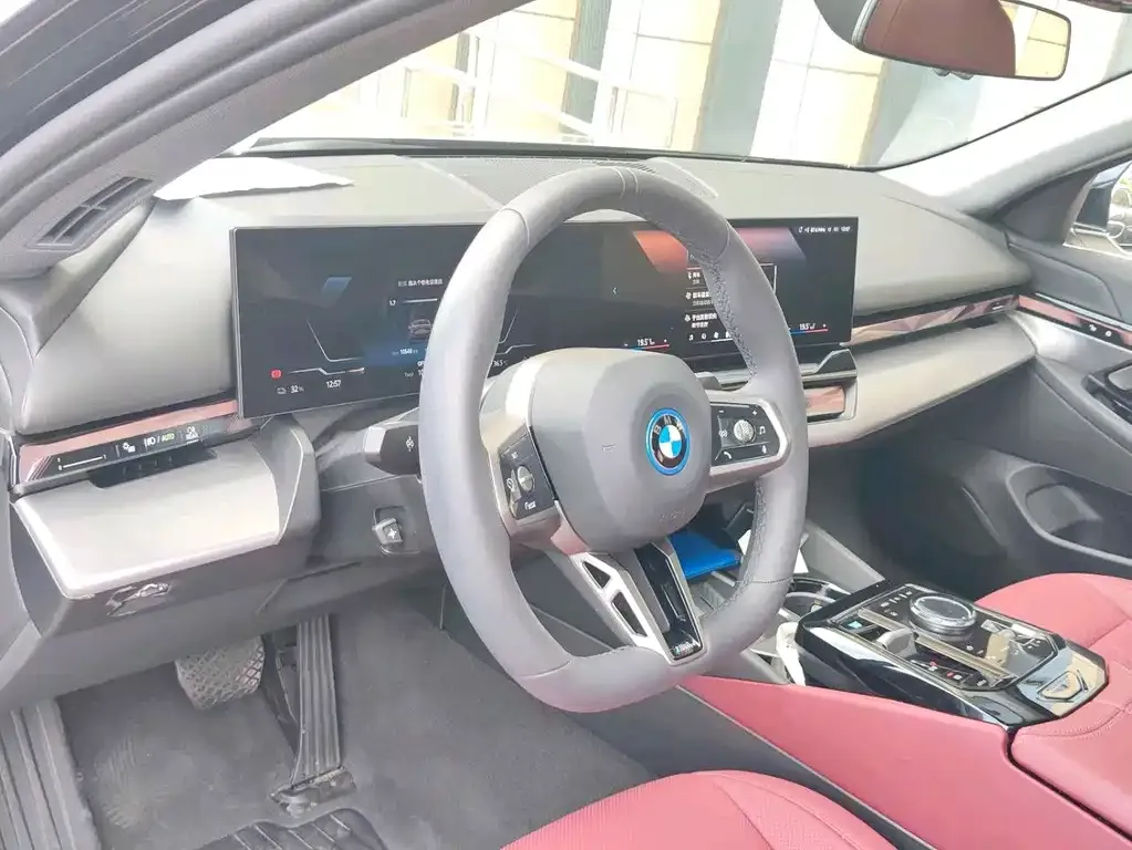 BMW i5 — фото 5