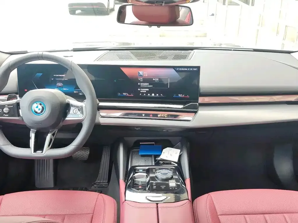 BMW i5 — фото 3