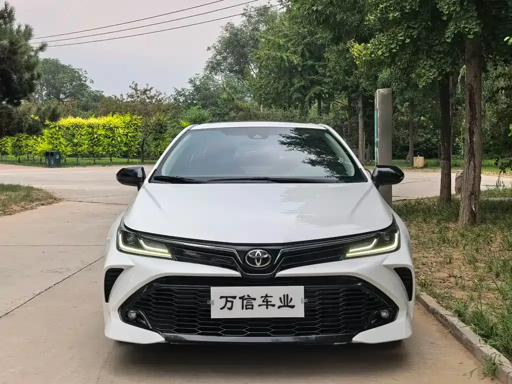Toyota Corolla — фото 1