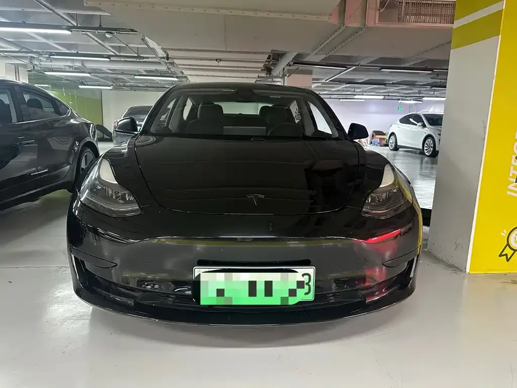 Tesla Model 3 — фото 4