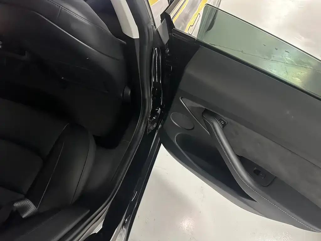 Tesla Model 3 — фото 2
