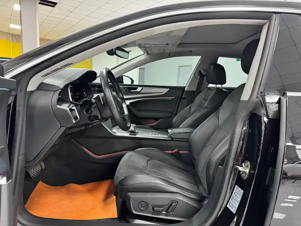 Audi A7L 2024 из CN, фото 8