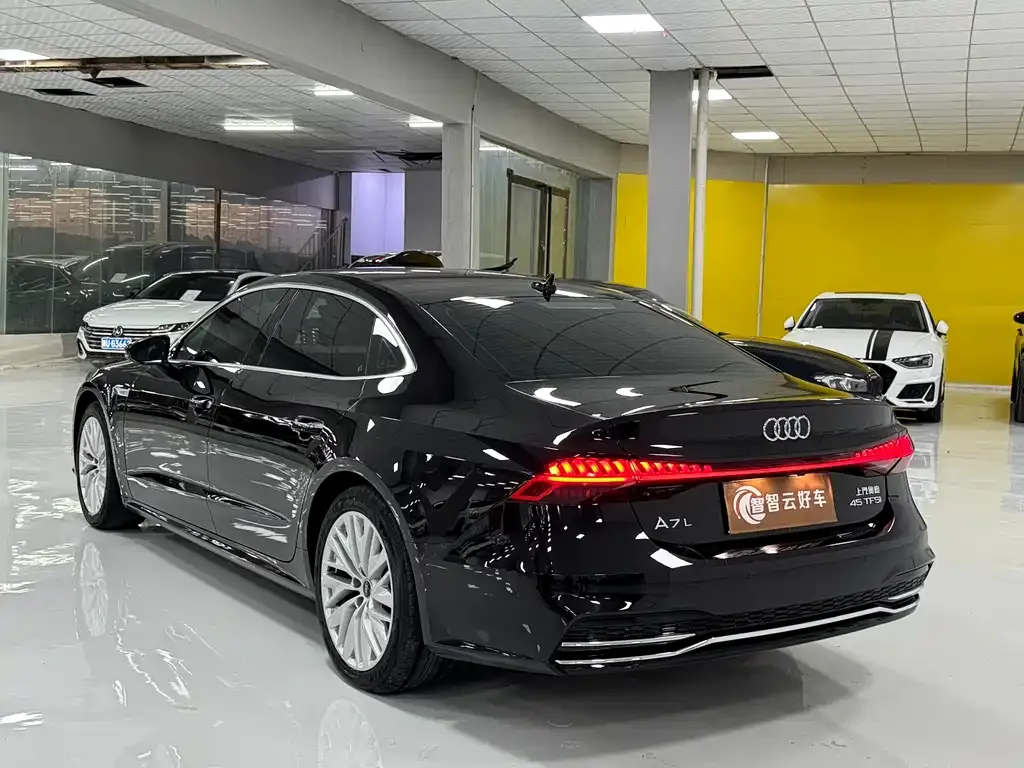 Audi A7L 2024 из CN, фото 4