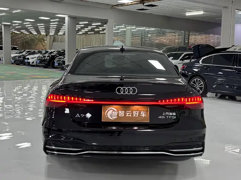 Audi A7L 2024 из CN, фото 7