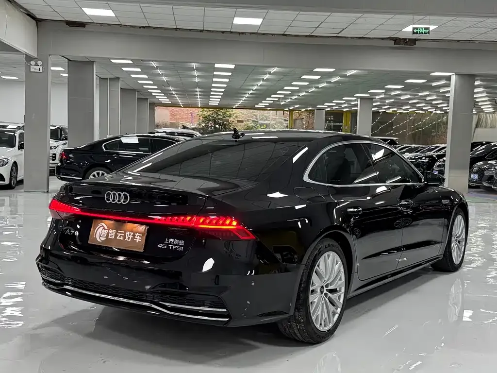 Audi A7L 2024 из CN, фото 6
