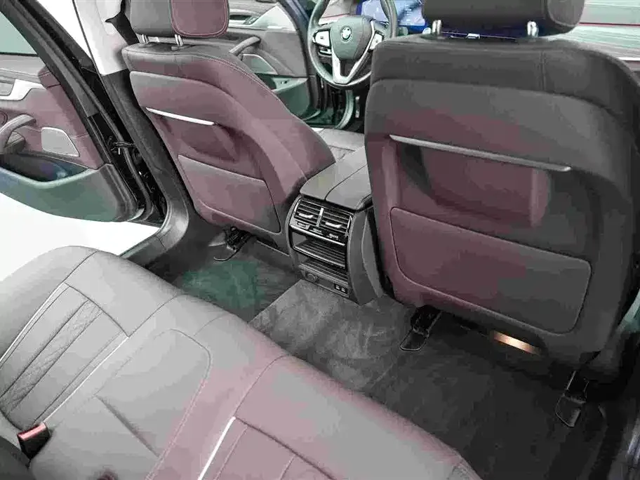 BMW 5 Series — фото 10