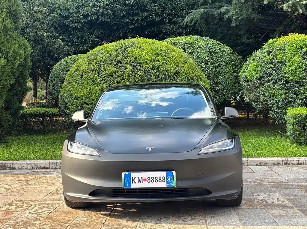 Tesla Model 3 — фото 8