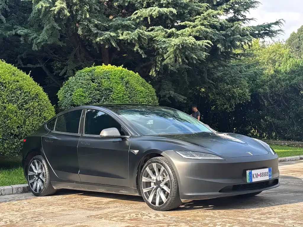 Tesla Model 3 — фото 6