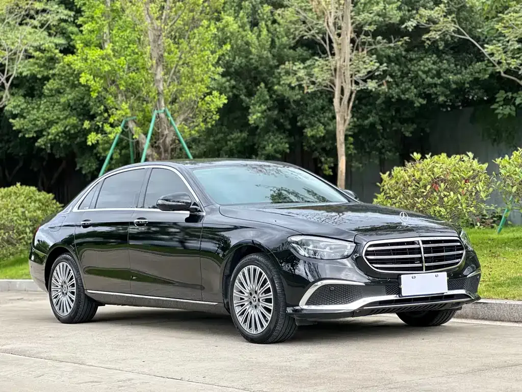 Mercedes-Benz E-Class — фото 6