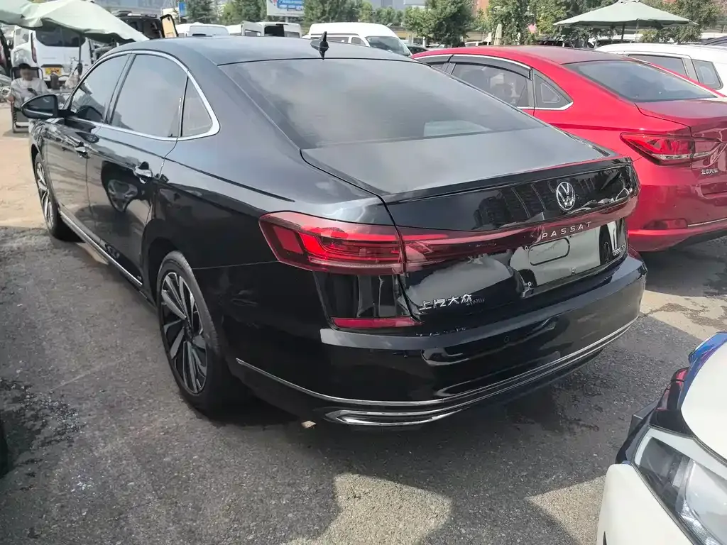 Volkswagen Passat — фото 3