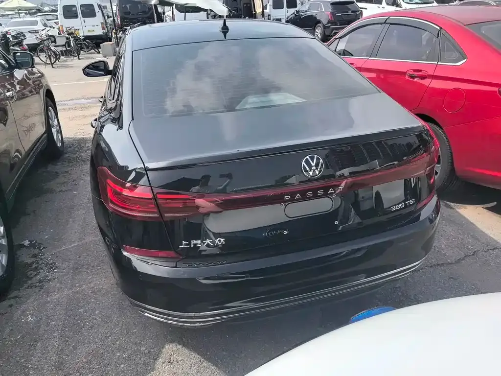 Volkswagen Passat — фото 9