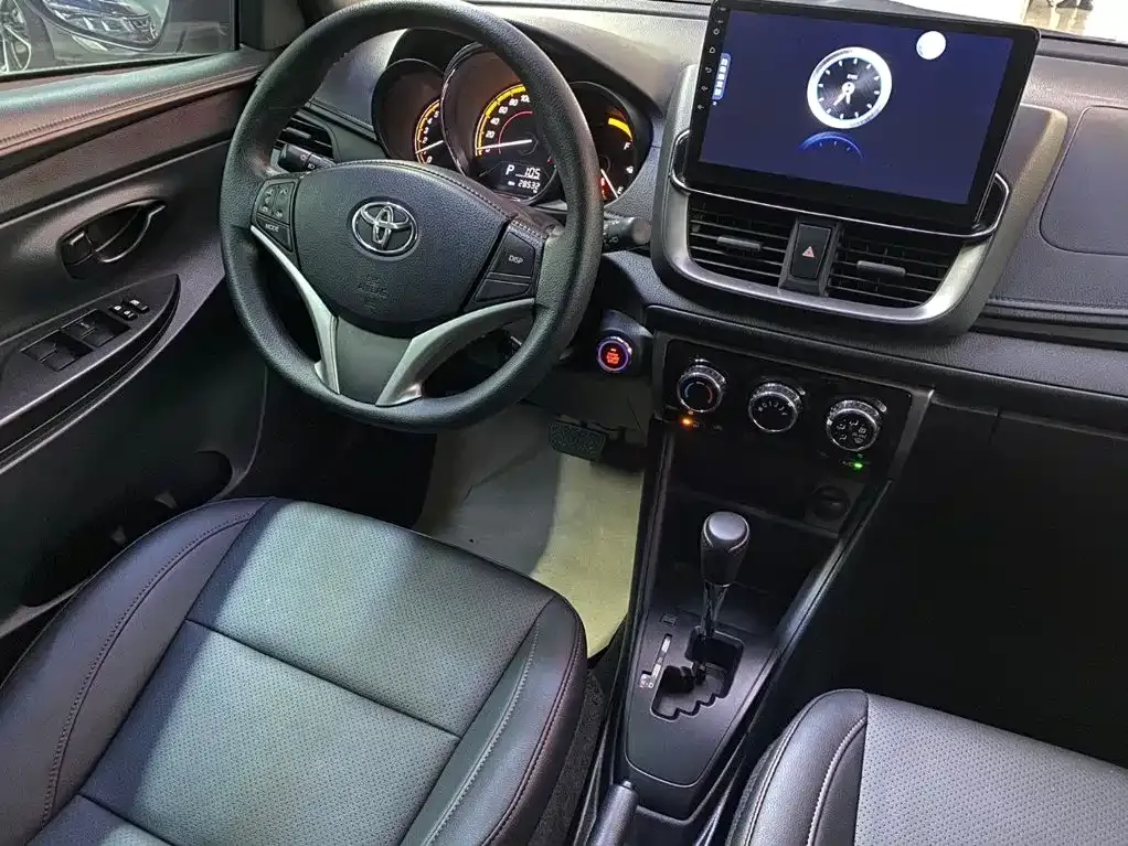 Toyota Yaris L — фото 9