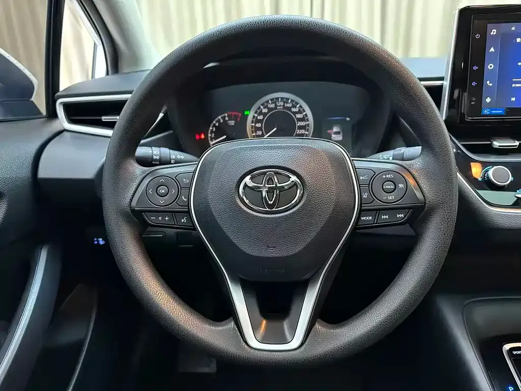 Toyota Corolla — фото 8