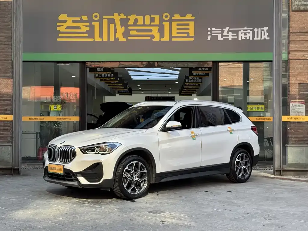 BMW X1 — фото 1