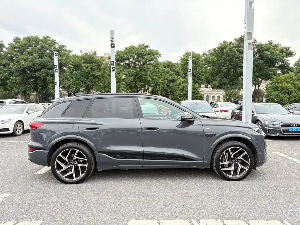 Audi Q6L e-tron — фото 10