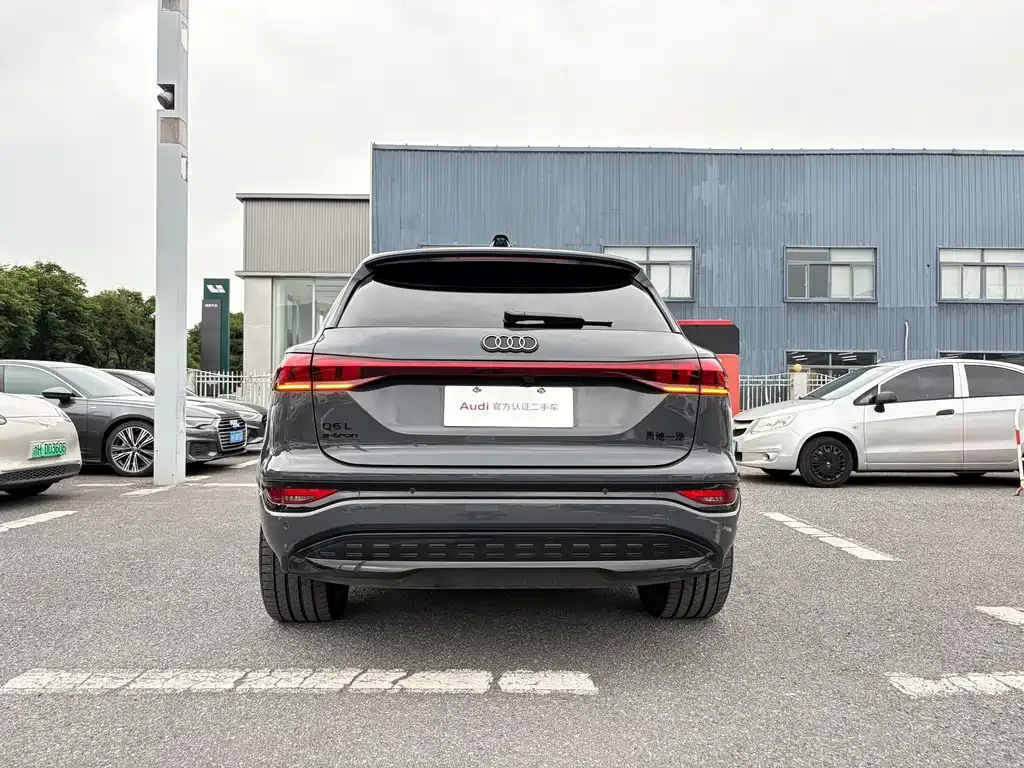 Audi Q6L e-tron — фото 8