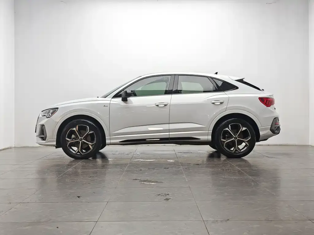 Audi Q3 Sportback — фото 4