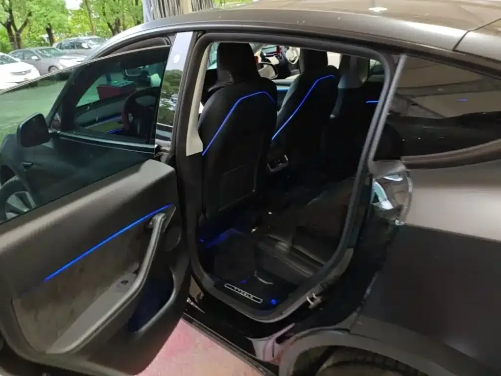Tesla Model Y — фото 5