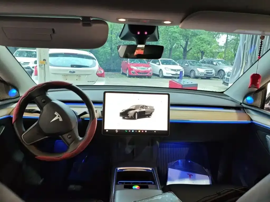 Tesla Model Y — фото 3