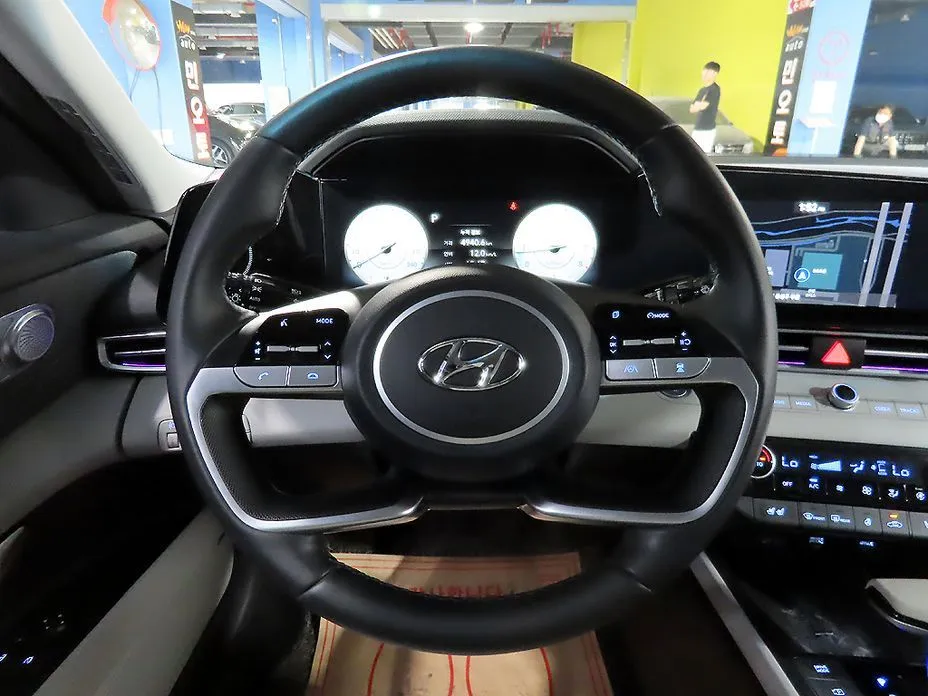 Hyundai AVANTE — фото 5