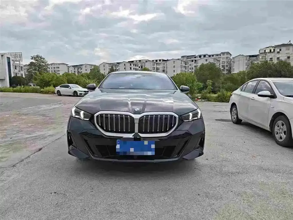 BMW 5 Series — фото 5