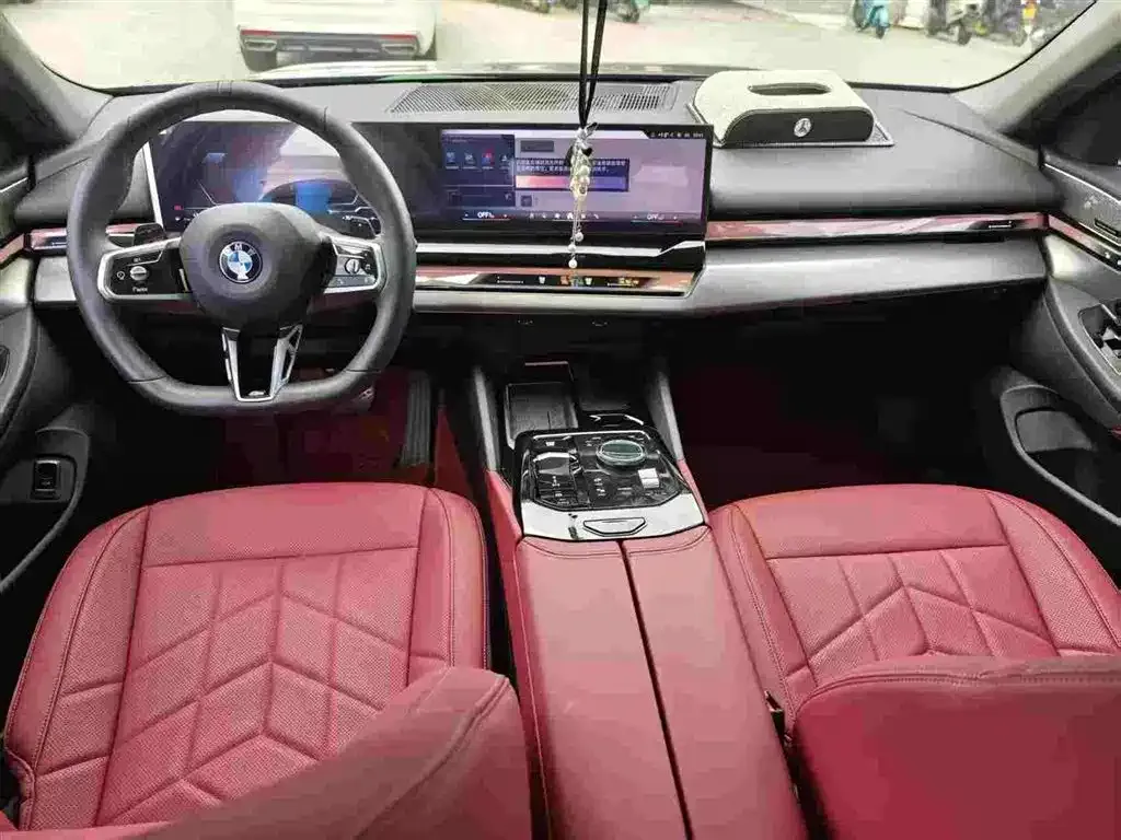 BMW 5 Series — фото 6