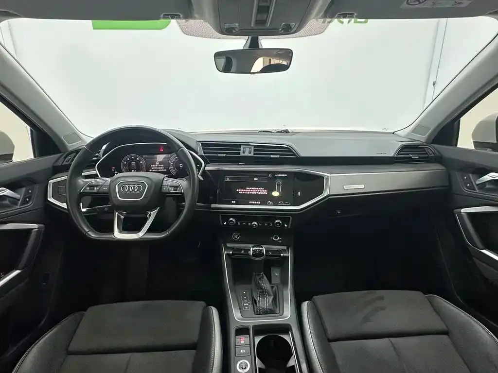 Audi Q3 — фото 10