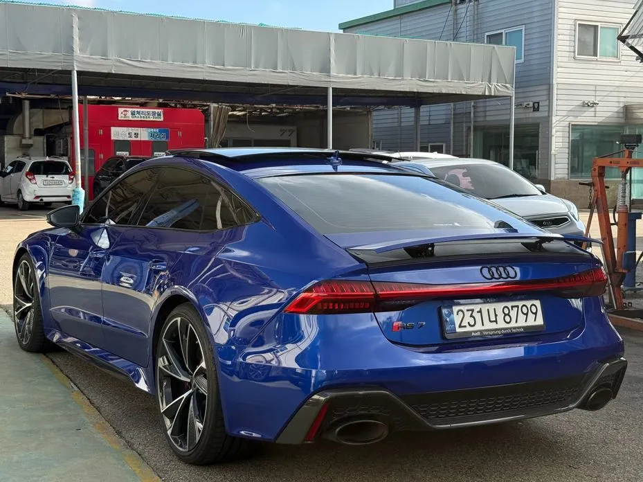 Audi RS7 — фото 6