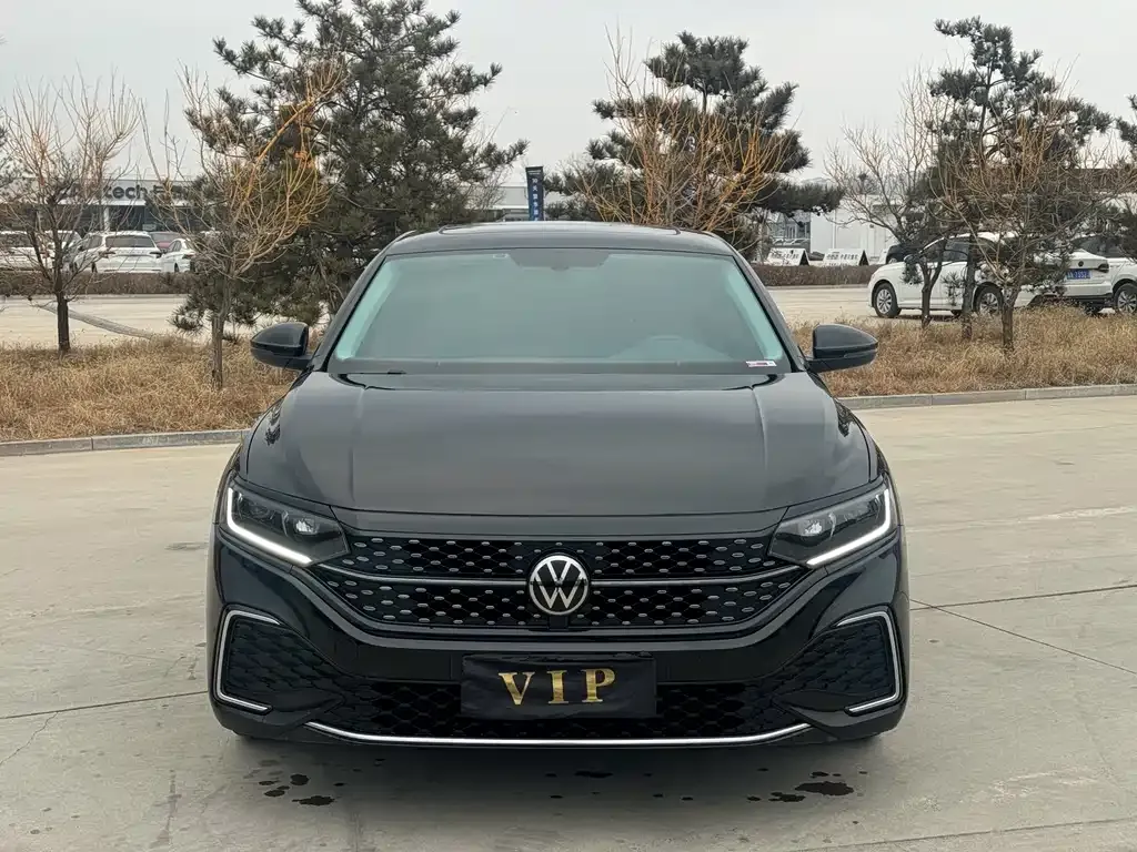 Volkswagen Passat — фото 9