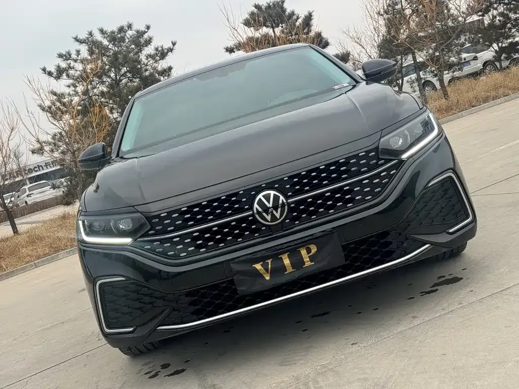 Volkswagen Passat — фото 10