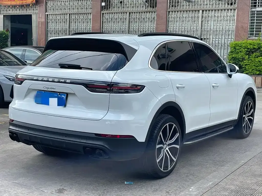 Porsche Cayenne — фото 10