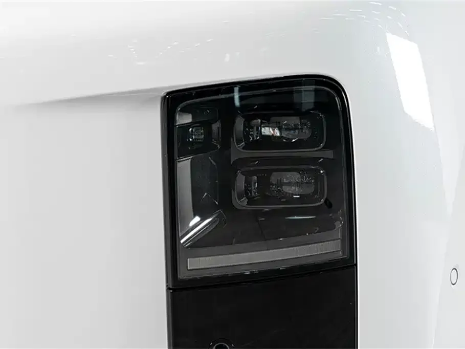 Li Auto i8 — фото 3