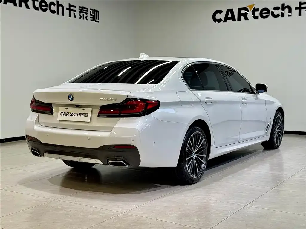 BMW 5 Series — фото 4