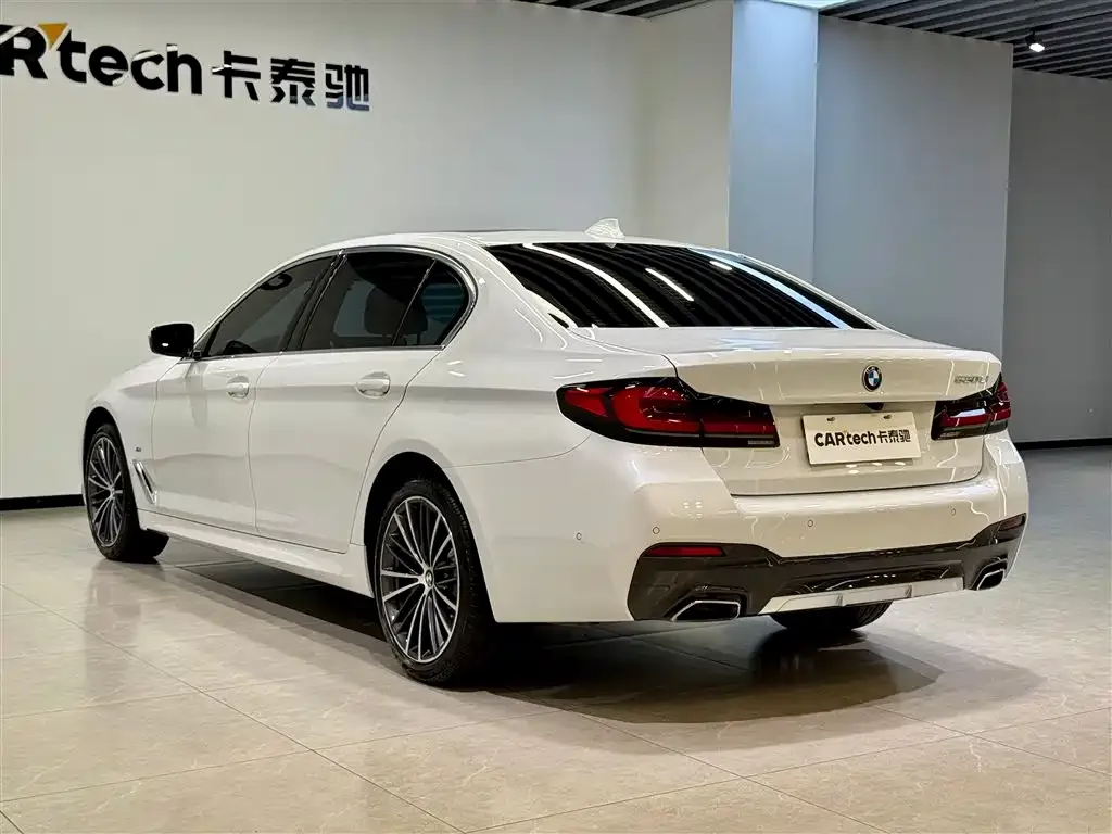 BMW 5 Series — фото 10