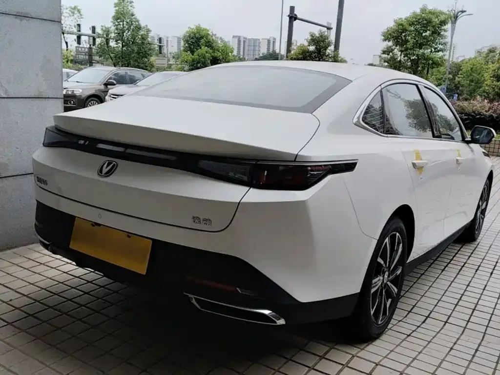Changan Eado — фото 7