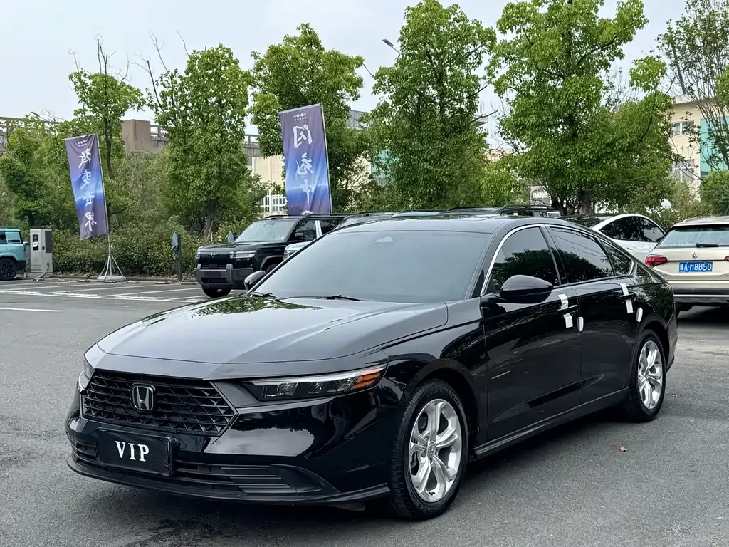 Honda Accord — фото 1