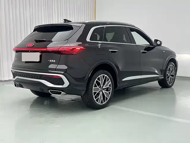 Audi Q5L — фото 3