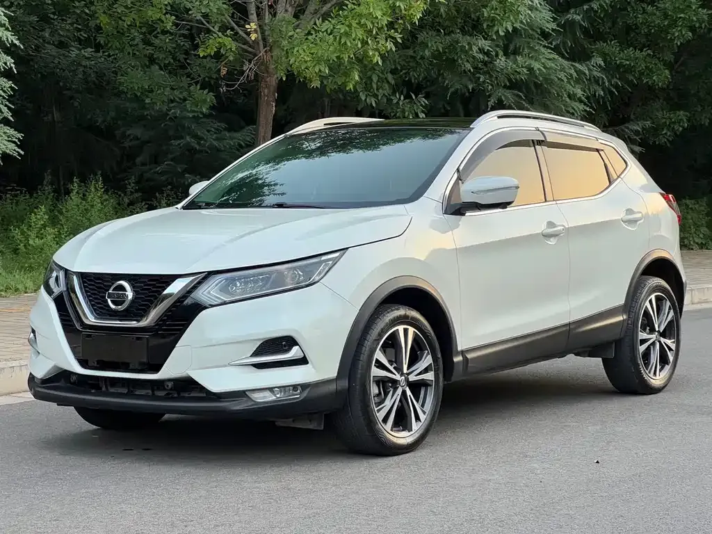 Nissan Qashqai — фото 1