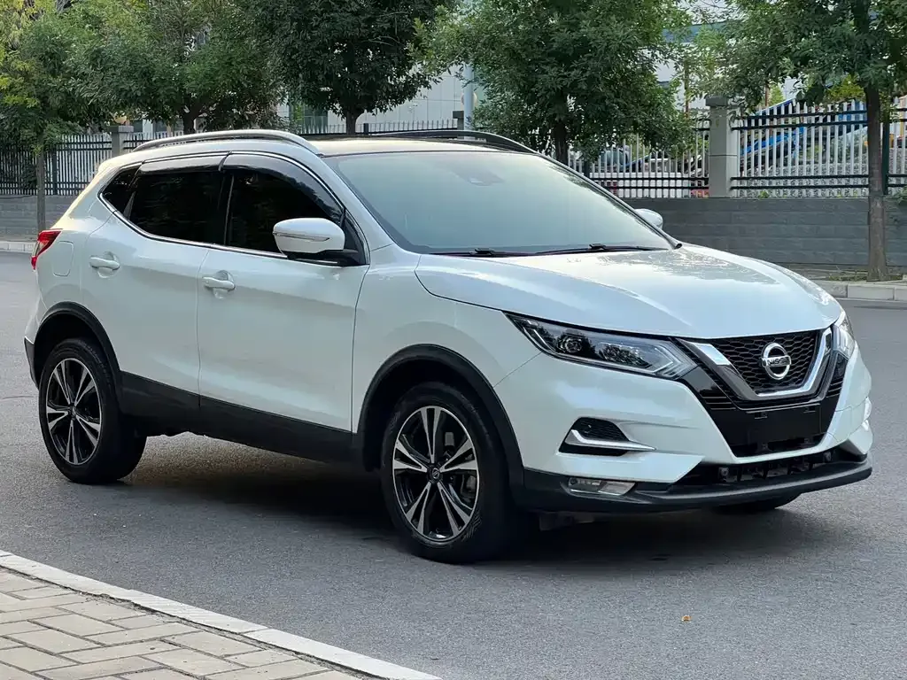 Nissan Qashqai — фото 9