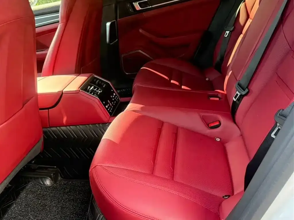Porsche Panamera 2023 из CN, фото 2