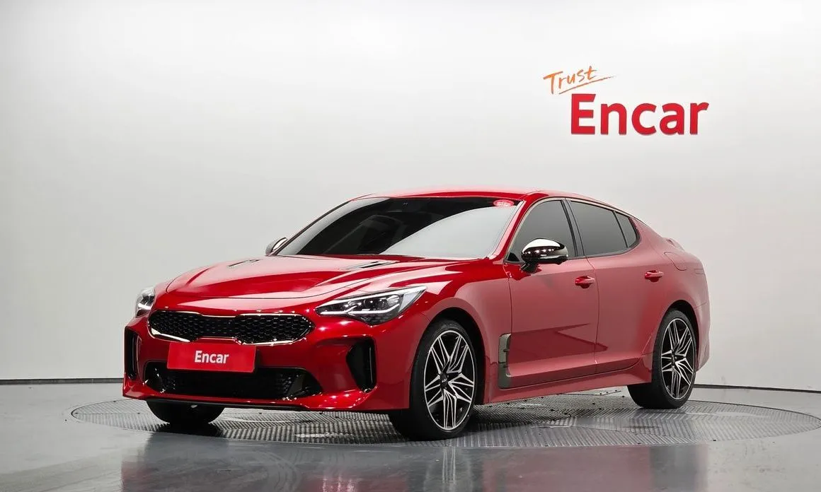 Kia Stinger — фото 1