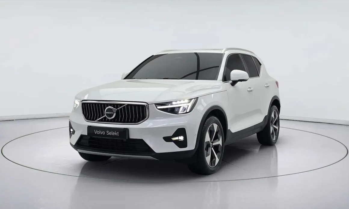 Volvo XC40 — фото 1