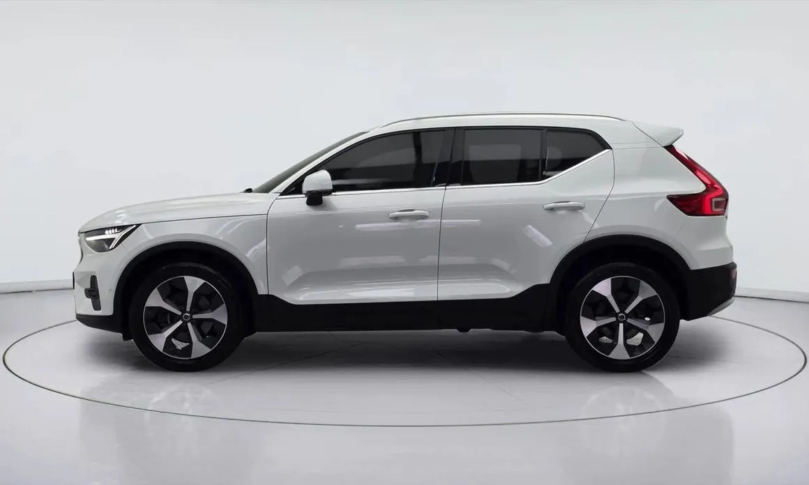 Volvo XC40 — фото 5