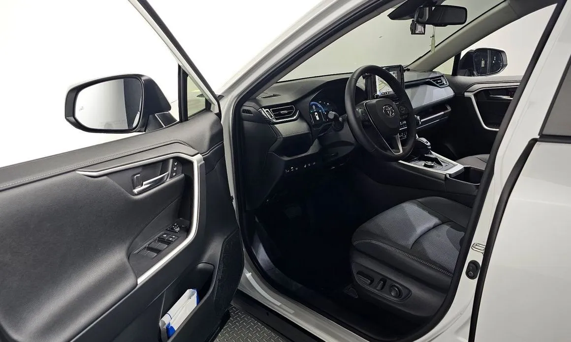 Toyota RAV4 — фото 10