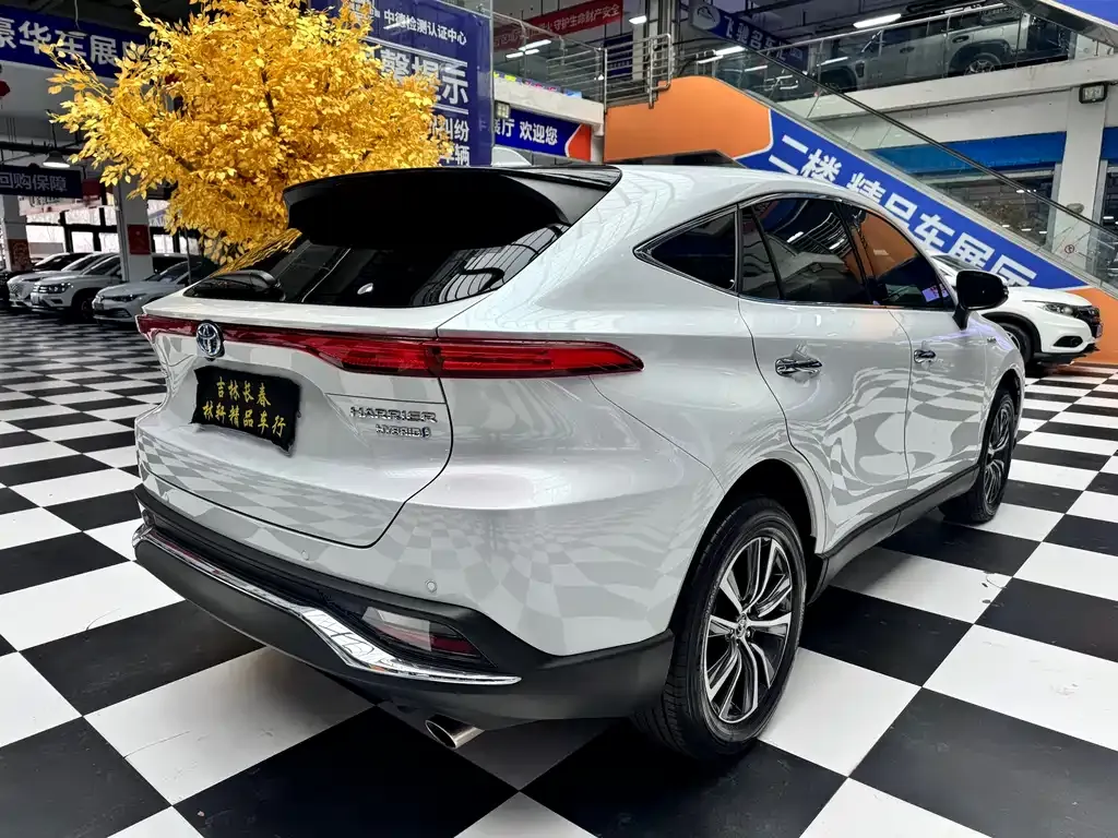 Toyota Harrier — фото 10