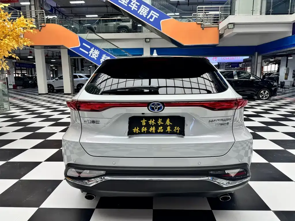 Toyota Harrier — фото 2