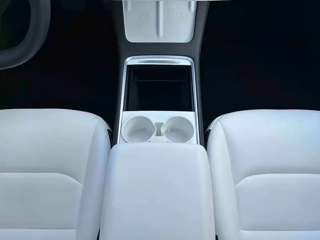 Tesla Model 3 — фото 2