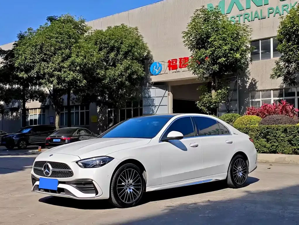 Mercedes-Benz C-Class — фото 1